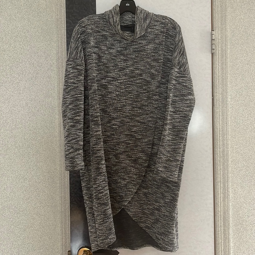 Women’s dress. BCBGMAXAZRIA. Small